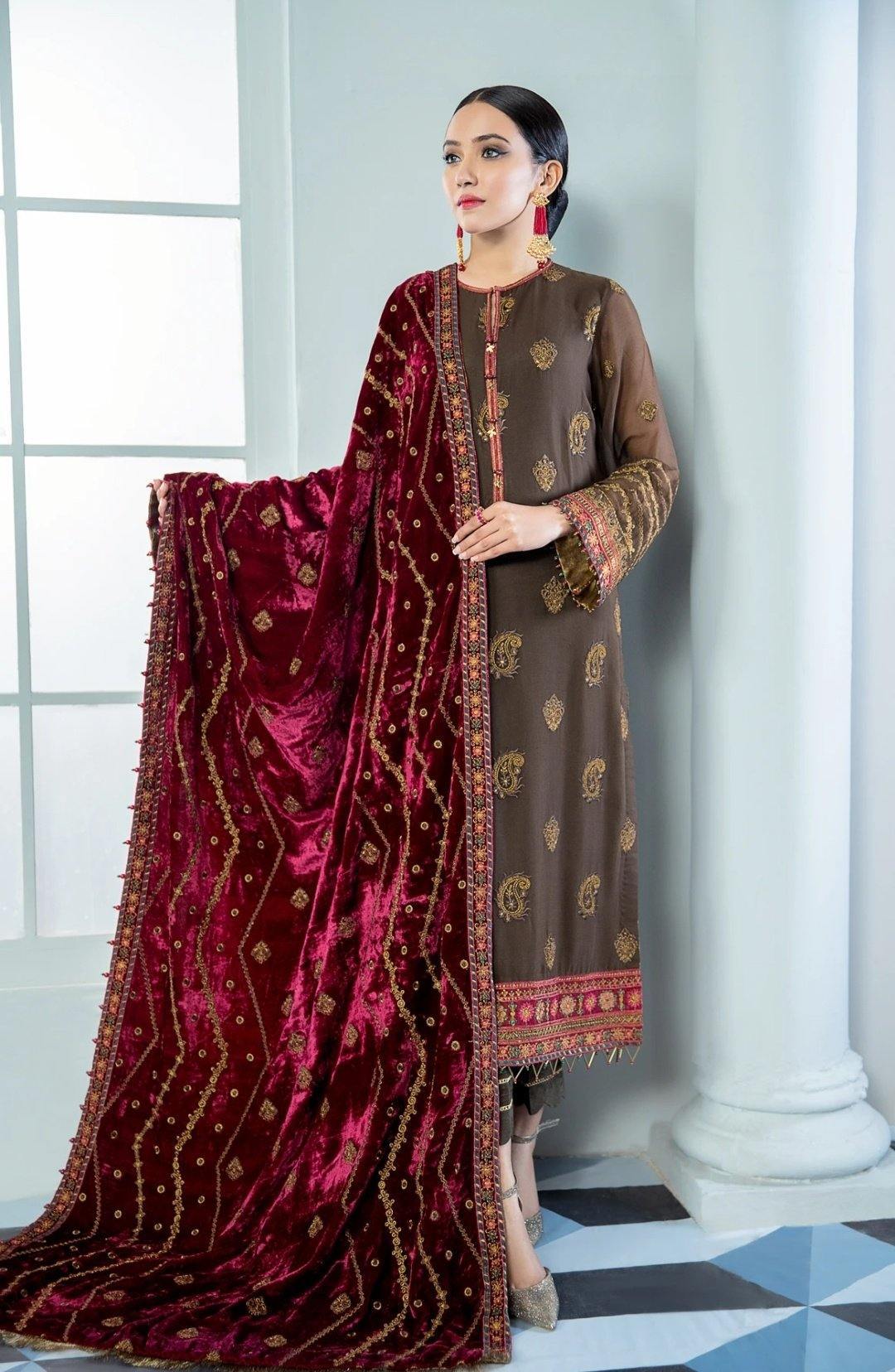 Alizeh Embroidered Chiffon/Vol 3/Suri - AWWALBOUTIQUE