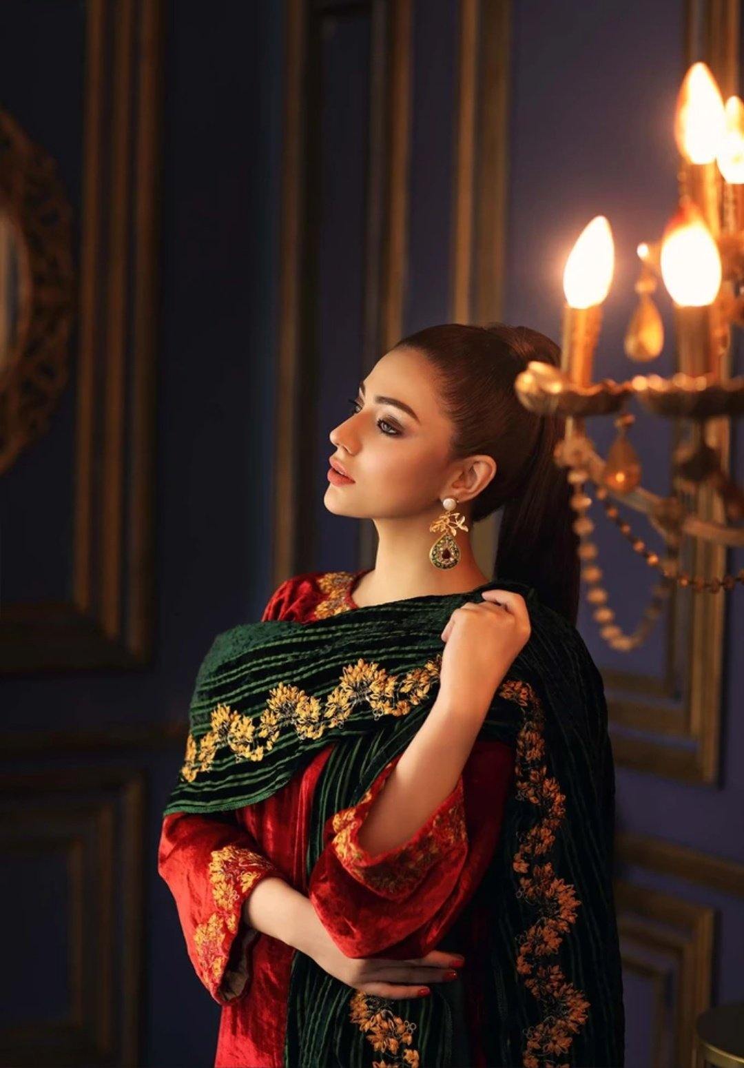 Charizma Signora Velvet Collection/Pioneer Red VVT-02 - AWWALBOUTIQUE