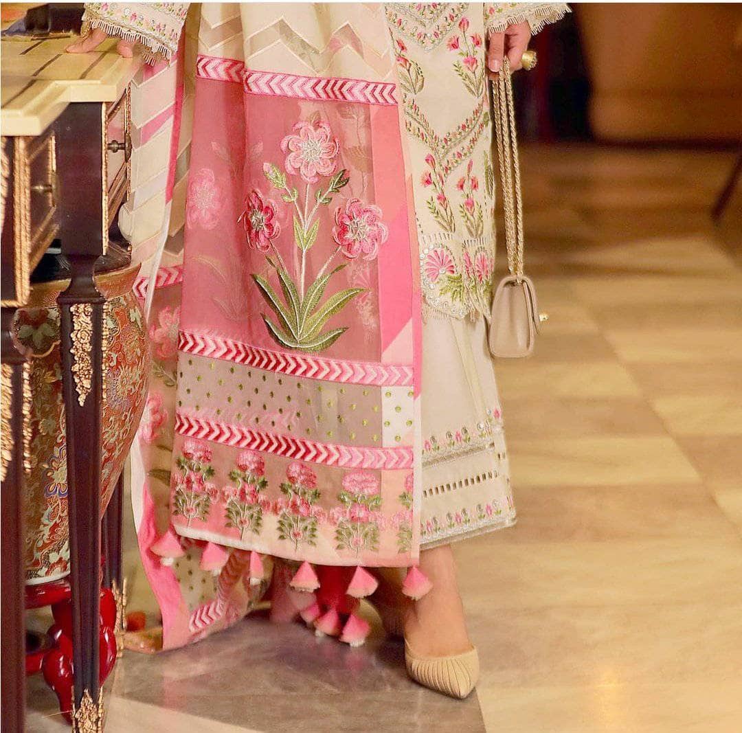 img_crimson_winter_collection_awwal_boutique