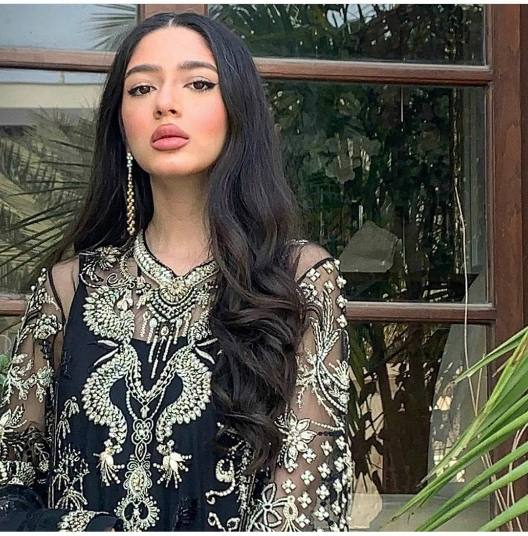 img_suffuse_by_sana_yasir_freeshia_wedding_edition_awwal_boutique