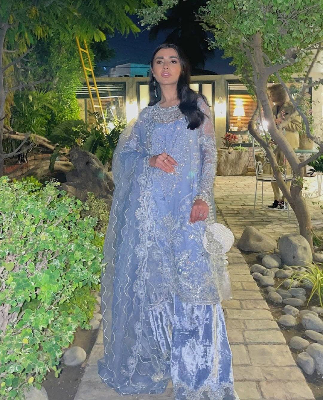 img_suffuse_by_sana_yasir_freeshia_wedding_edition_awwal_boutique