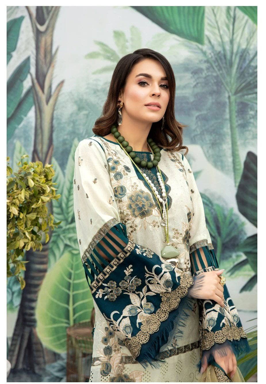 img_adans_libas_schiffli_lawn_awwal_boutique