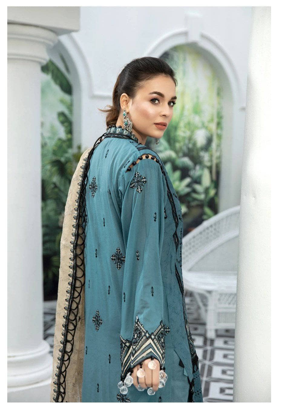 img_adans_libas_schiffli_lawn_awwal_boutique