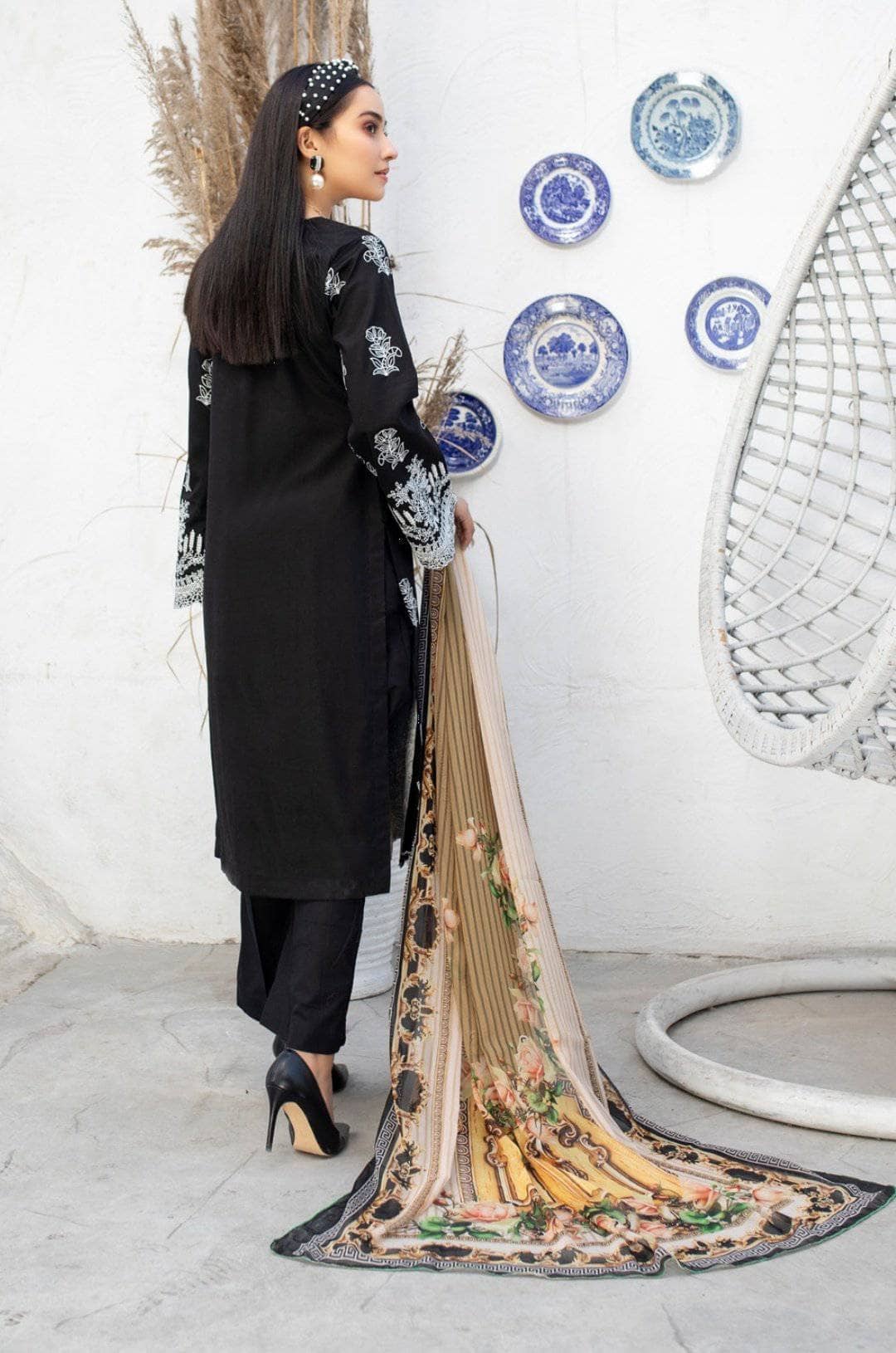 img_kalyan_chikankari_lawn_2021_awwal_boutique