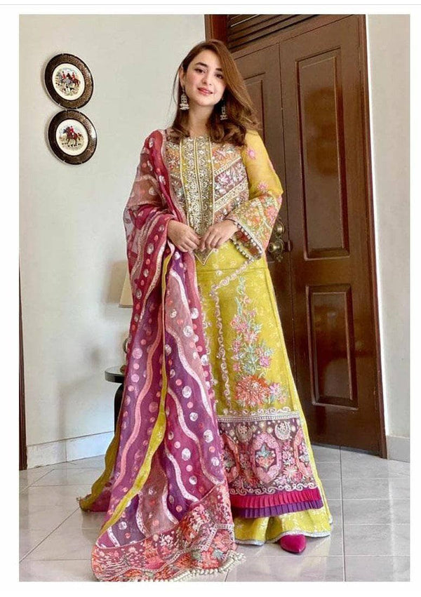 img_maryam_hussain_wedding_edition_awwal_boutique