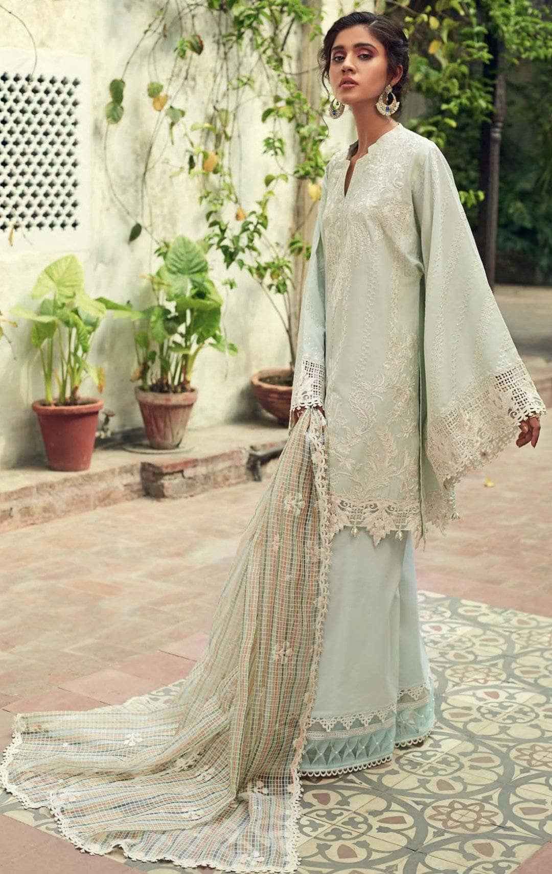 img_rungeela_dhagaa_luxury_lawn_awwal_boutique
