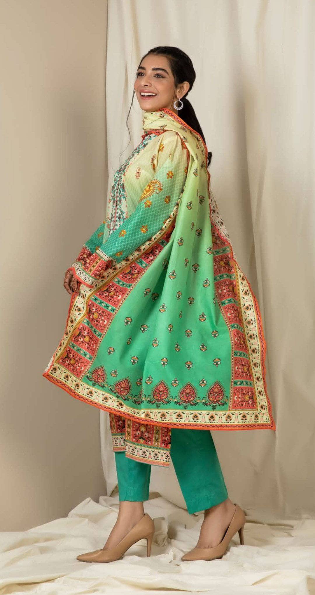 img_zellbury_lawn_2021_awwal_boutique