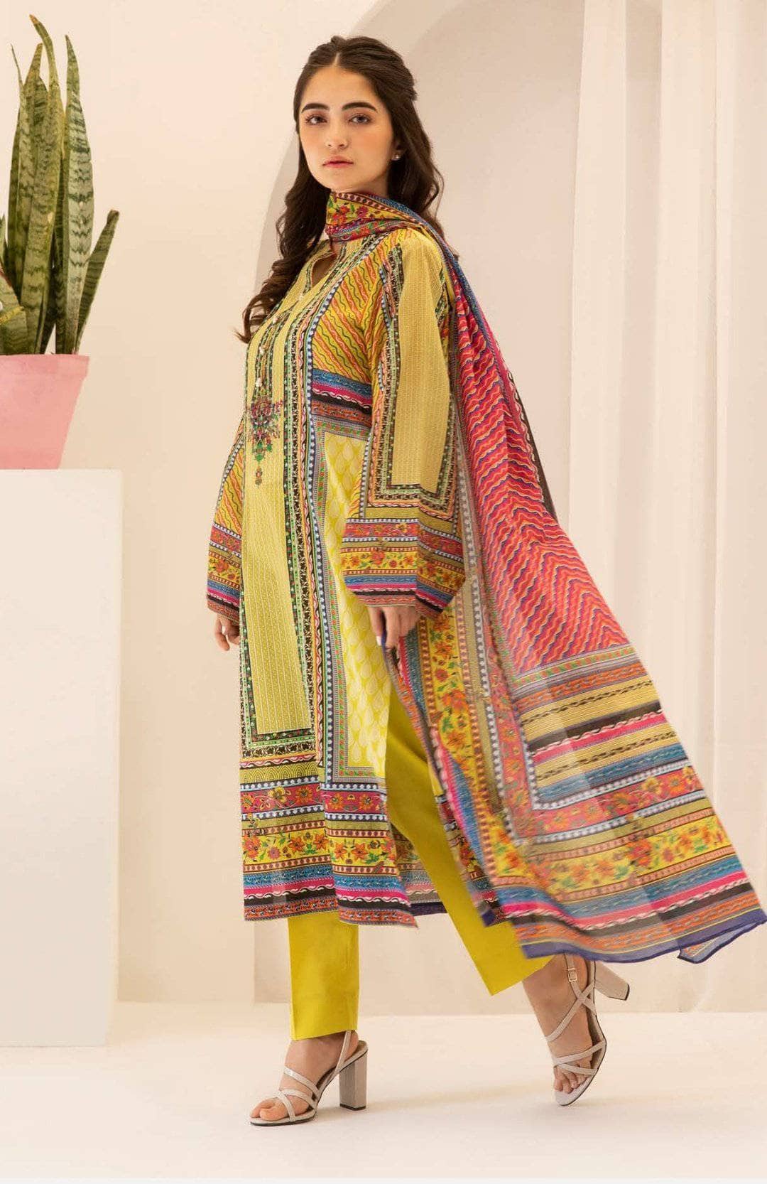 img_zellbury_lawn_2021_awwal_boutique