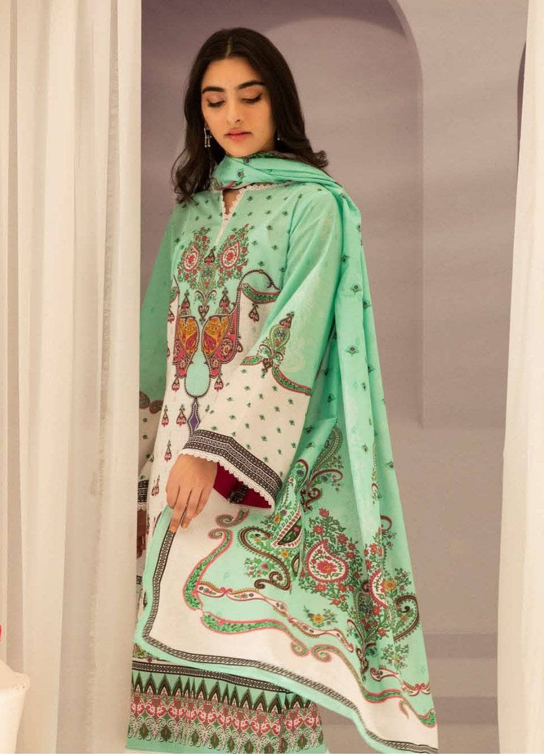 img_zellbury_lawn_2021_awwal_boutique