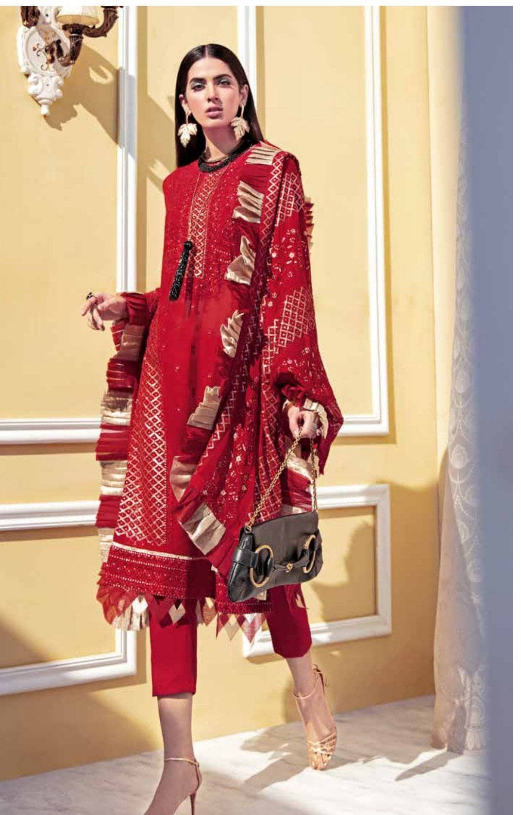 img_gul_ahmed_luxury_collection_2021_awwal_boutique