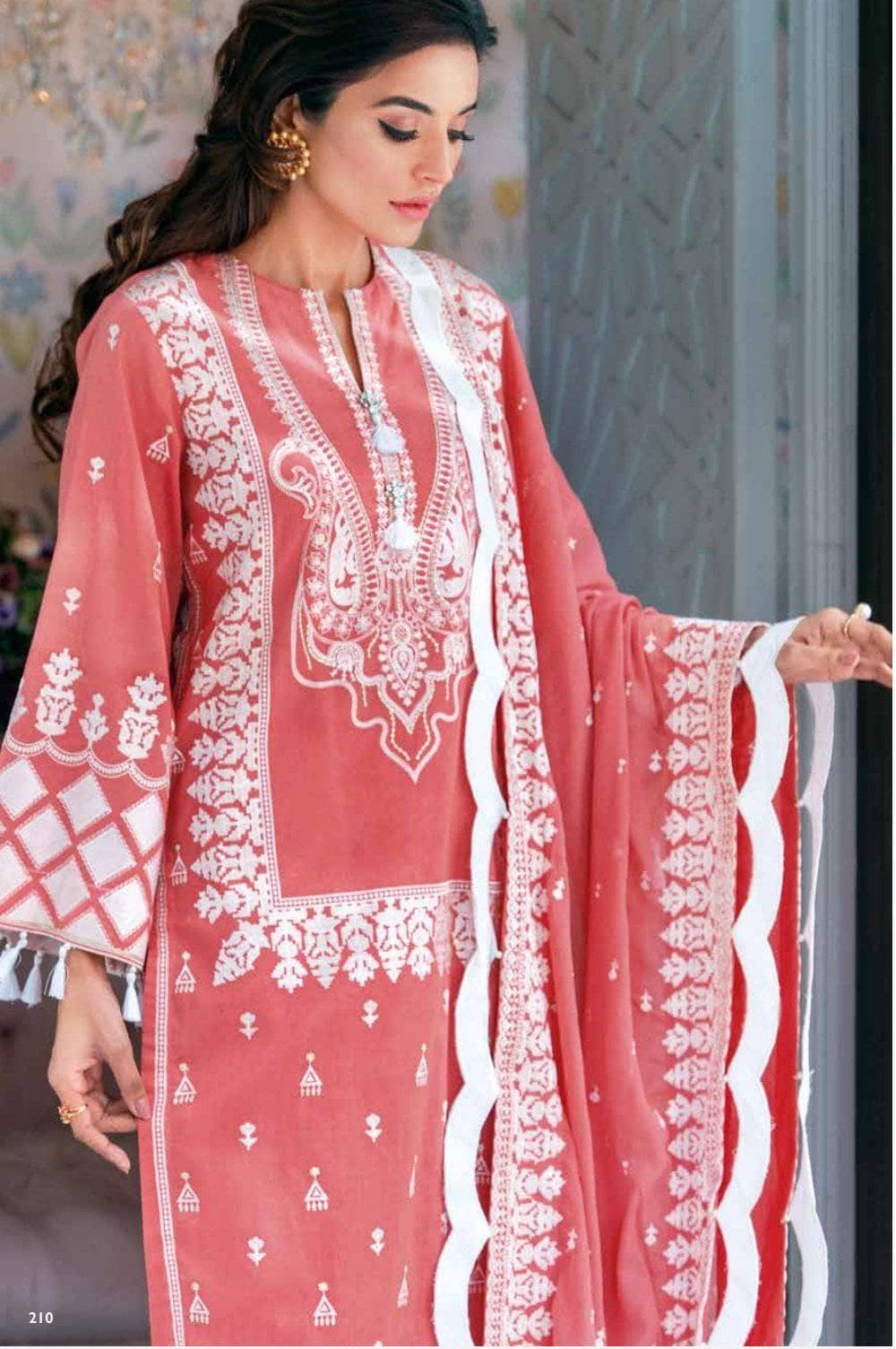 img_gul_ahmed_luxury_collection_2021_awwal_boutique