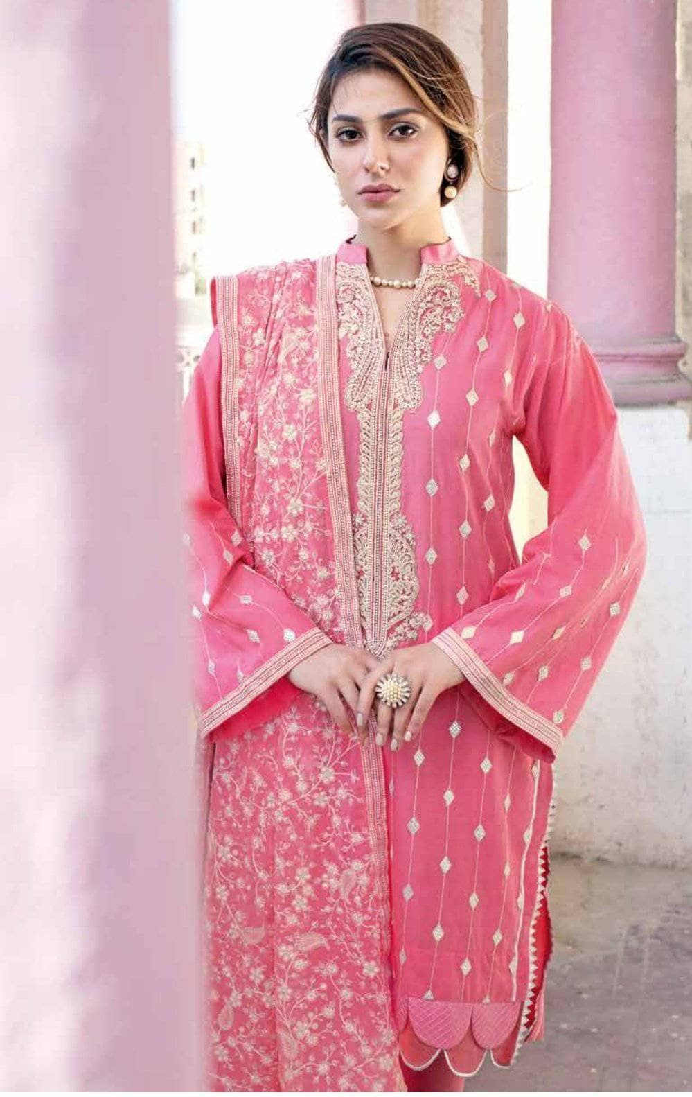 img_gul_ahmed_luxury_collection_2021_awwal_boutique