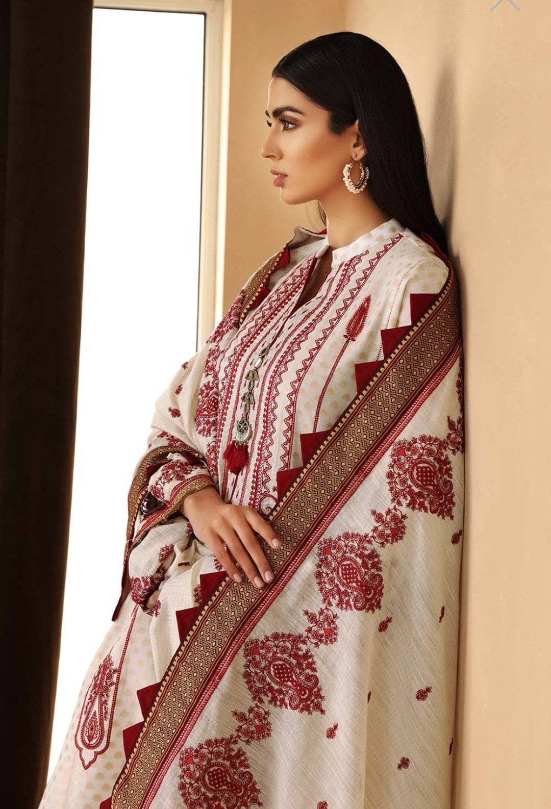 img_gul_ahmed_luxury_collection_2021_awwal_boutique