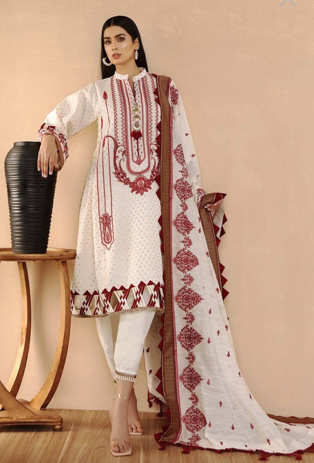 img_gul_ahmed_luxury_collection_2021_awwal_boutique