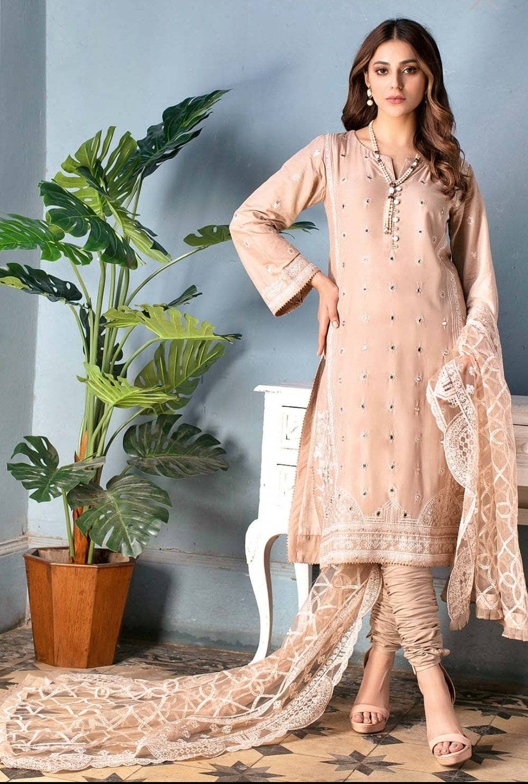 img_gul_ahmed_luxury_collection_2021_awwal_boutique