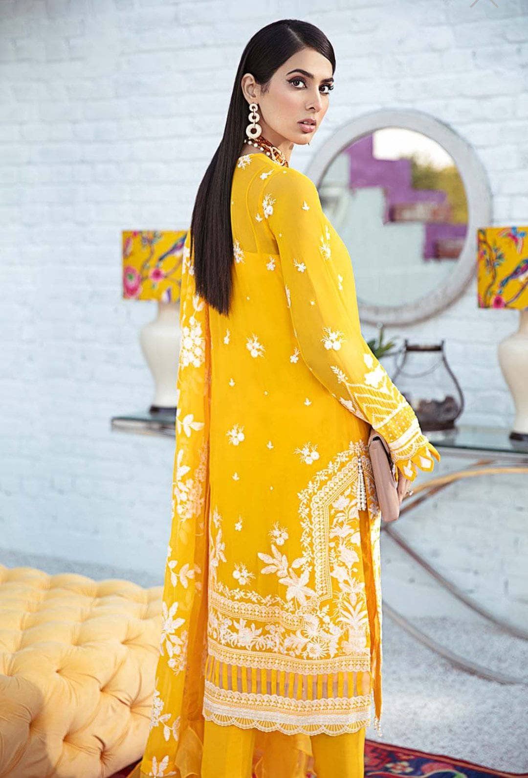 img_gul_ahmed_luxury_collection_2021_awwal_boutique