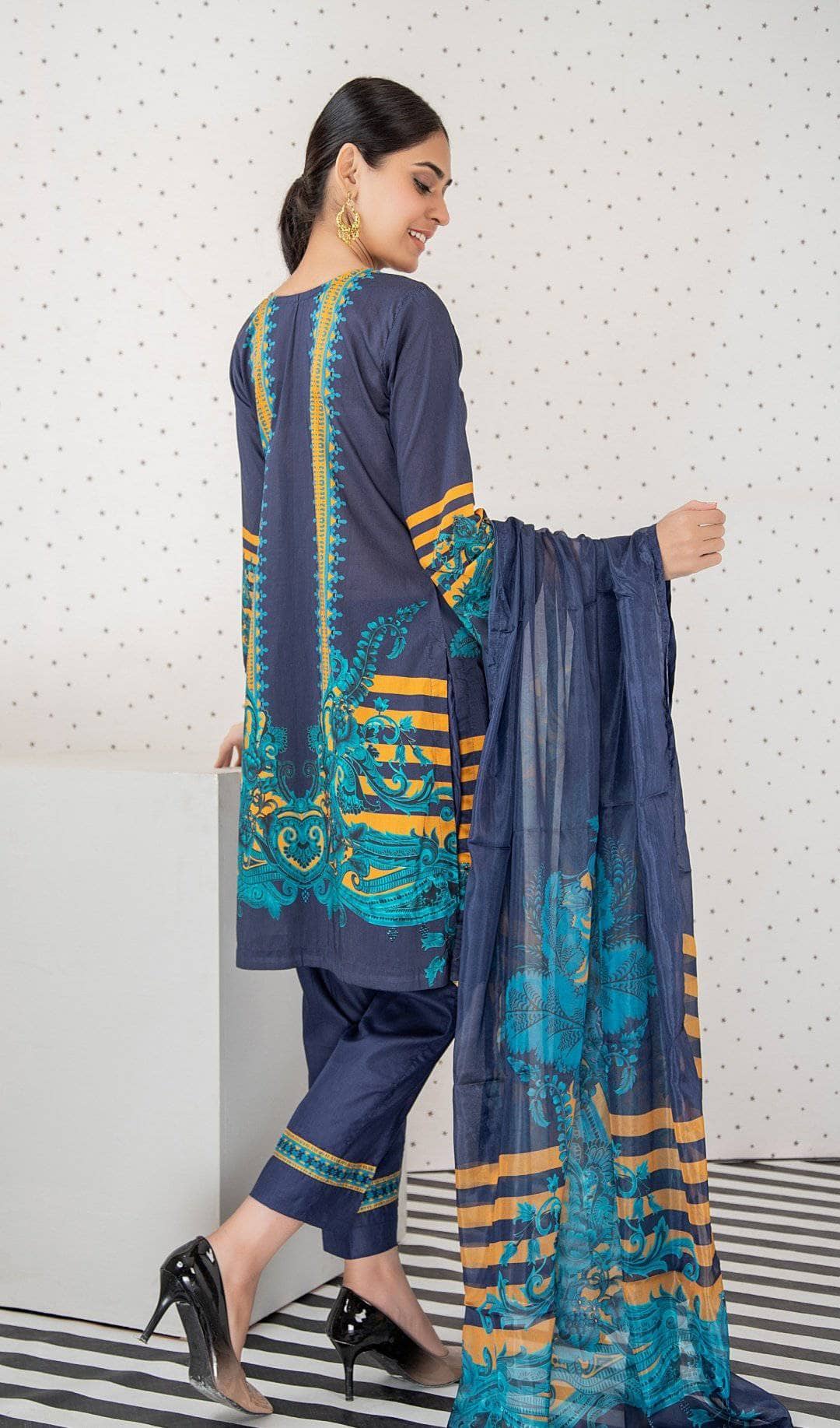 img_orchid_lawn_with_silk_dupatta_awwal_boutique