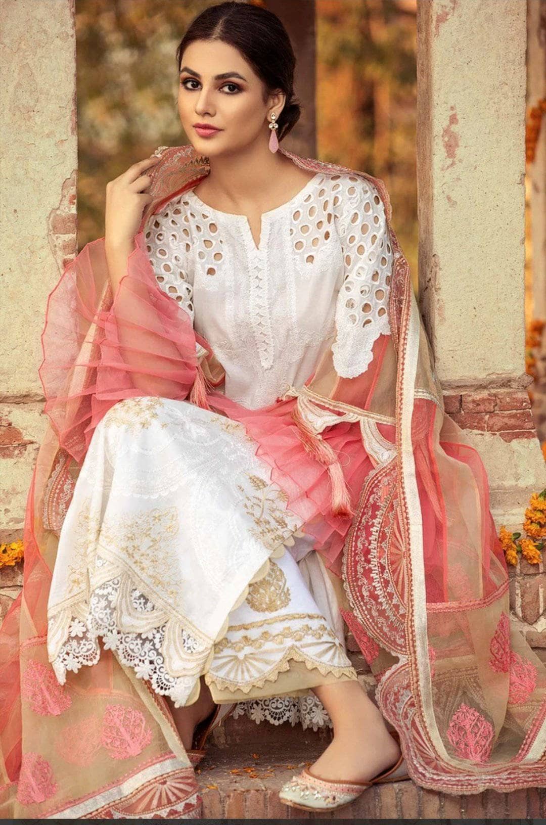 img_charizma_signature_lawn_2021_awwal_boutique