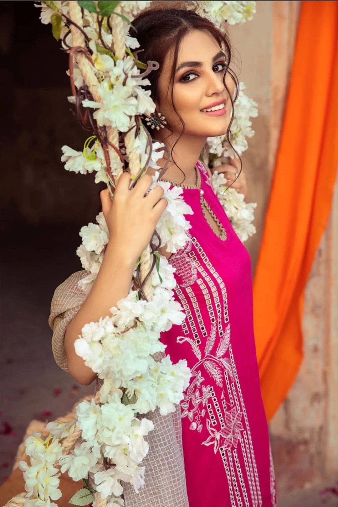 img_charizma_signature_lawn_2021_awwal_boutique