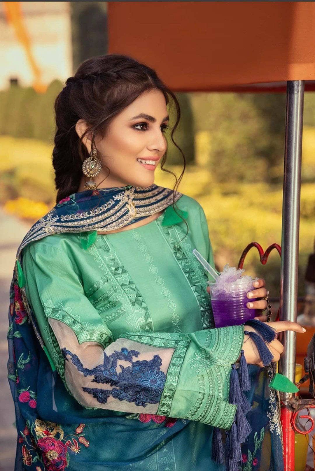 img_charizma_signature_lawn_2021_awwal_boutique