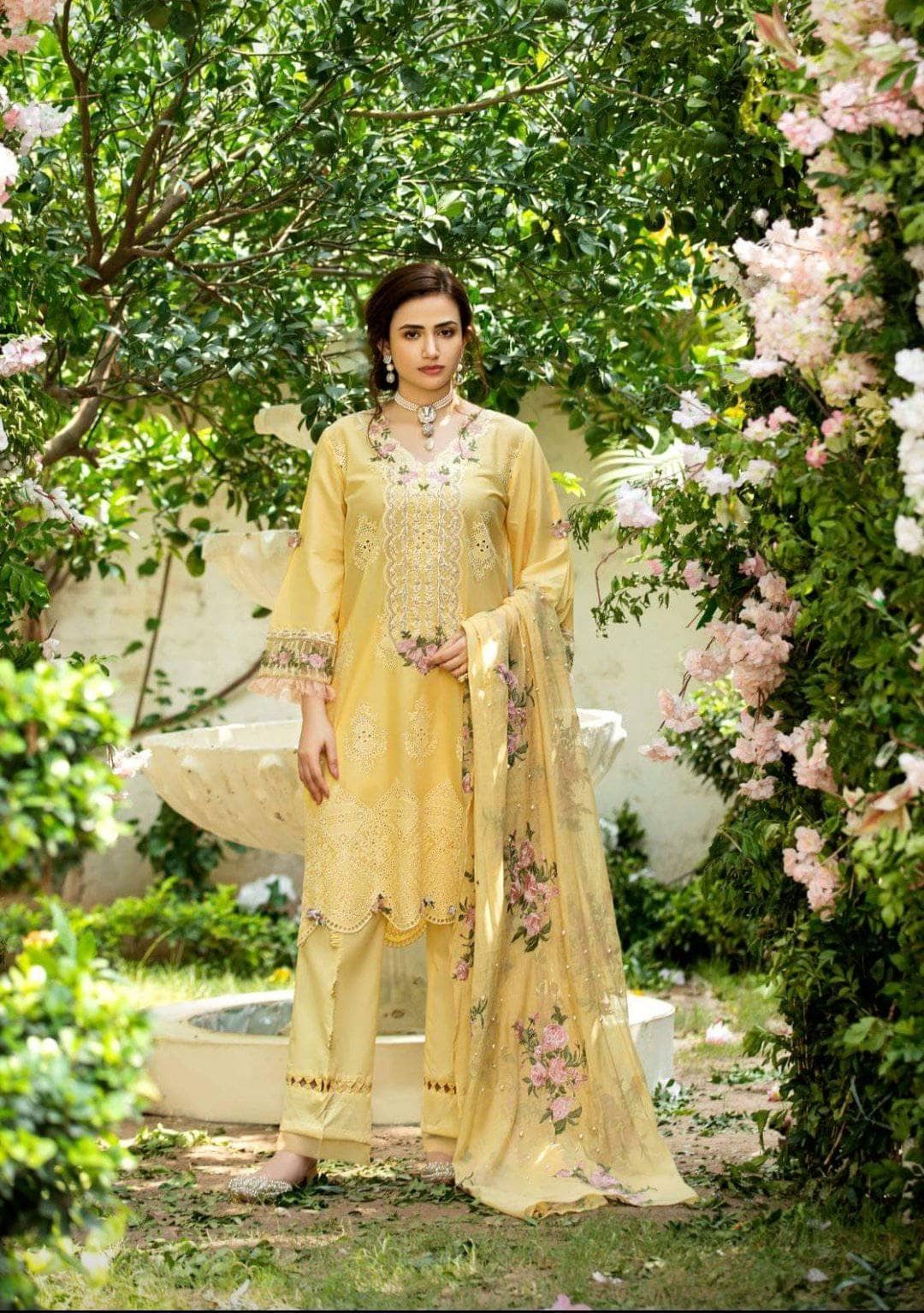 img_manara_lawn_2021_awwal_boutique