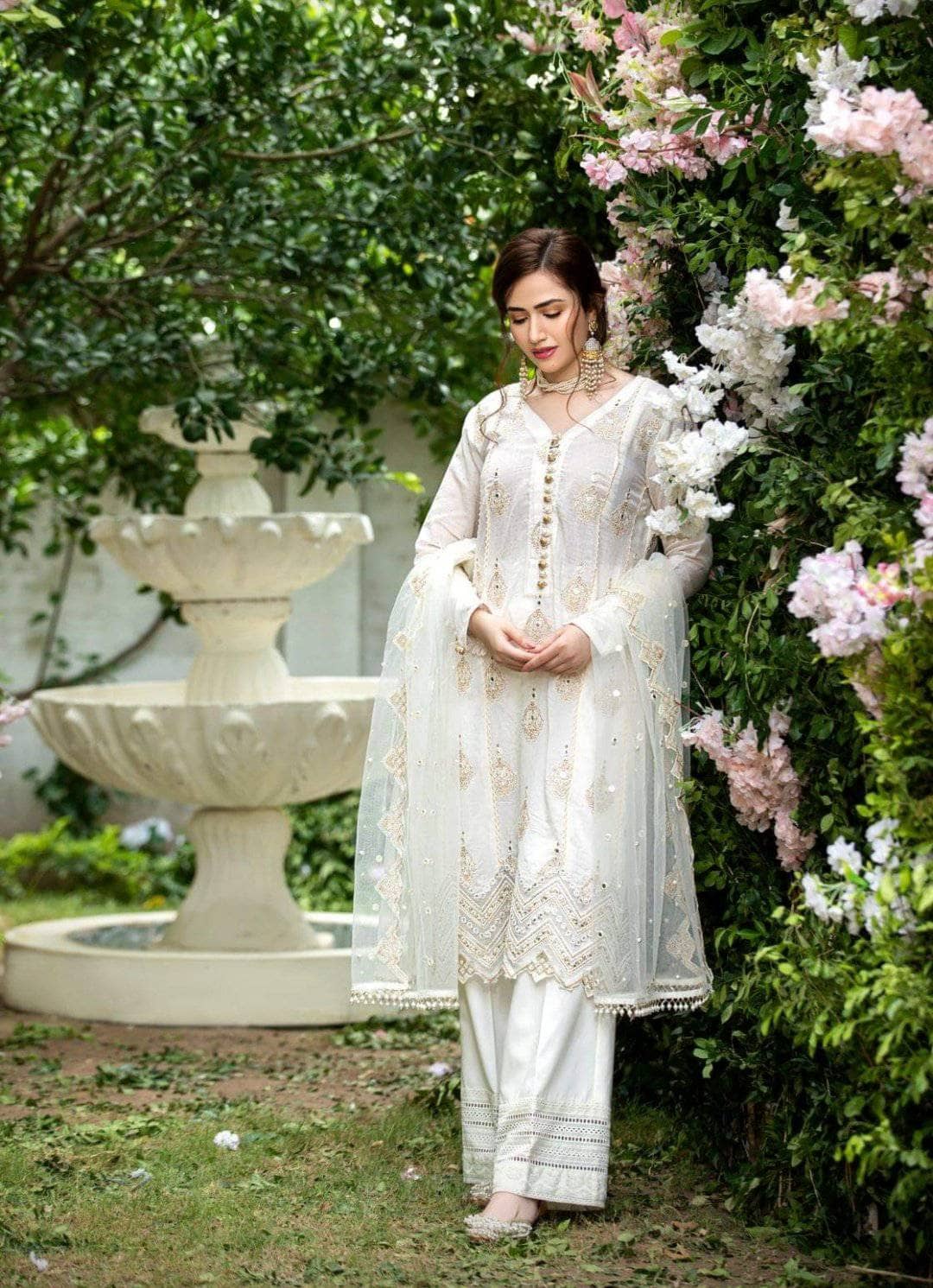 img_manara_lawn_2021_awwal_boutique