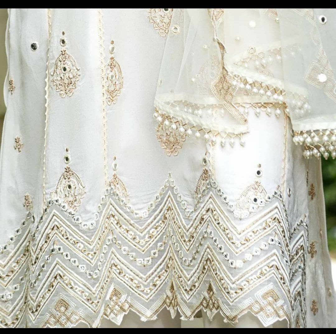 img_manara_lawn_2021_awwal_boutique