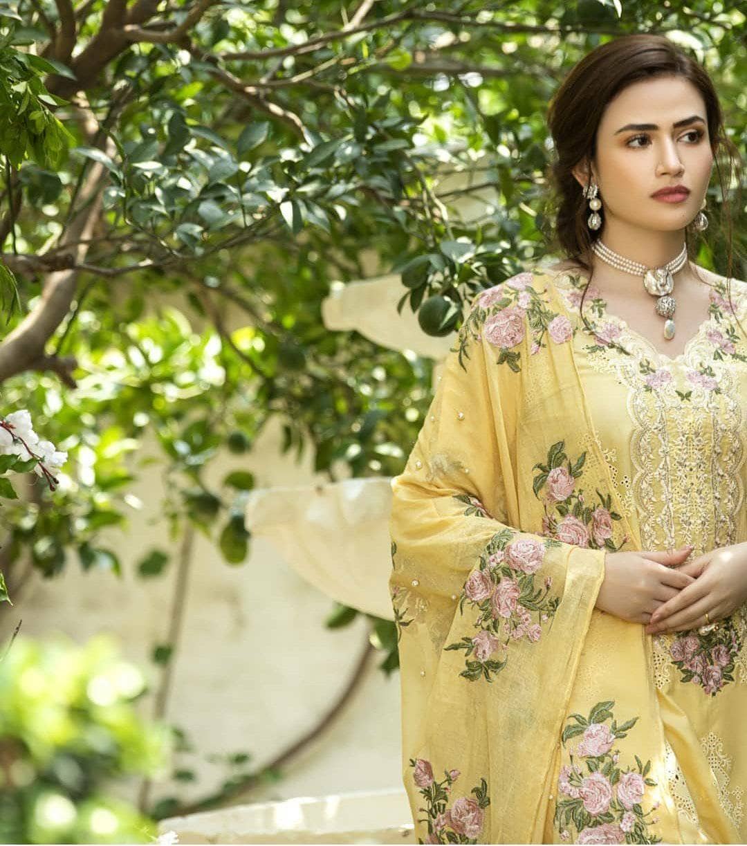 img_manara_lawn_2021_awwal_boutique