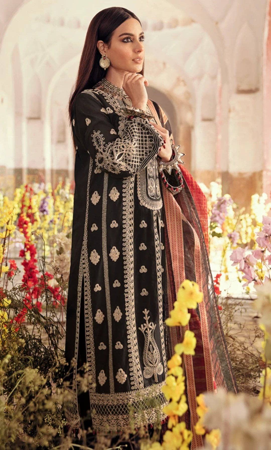 img_qalamkar_luxury_lawn_2021_awwal_boutique