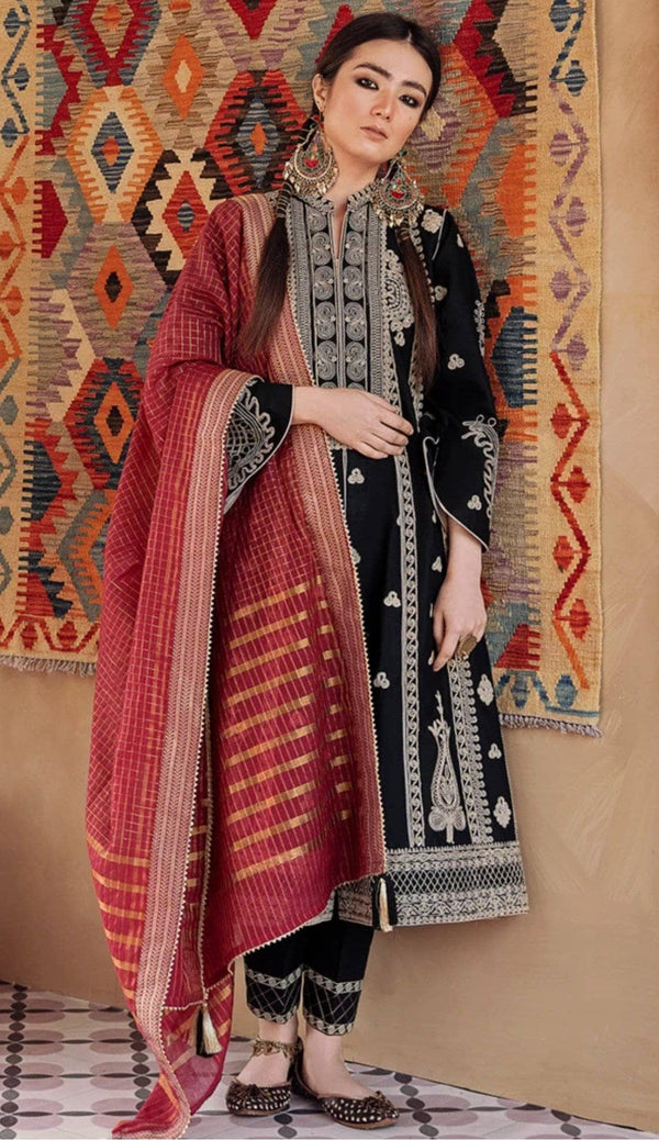 img_qalamkar_luxury_lawn_2021_awwal_boutique