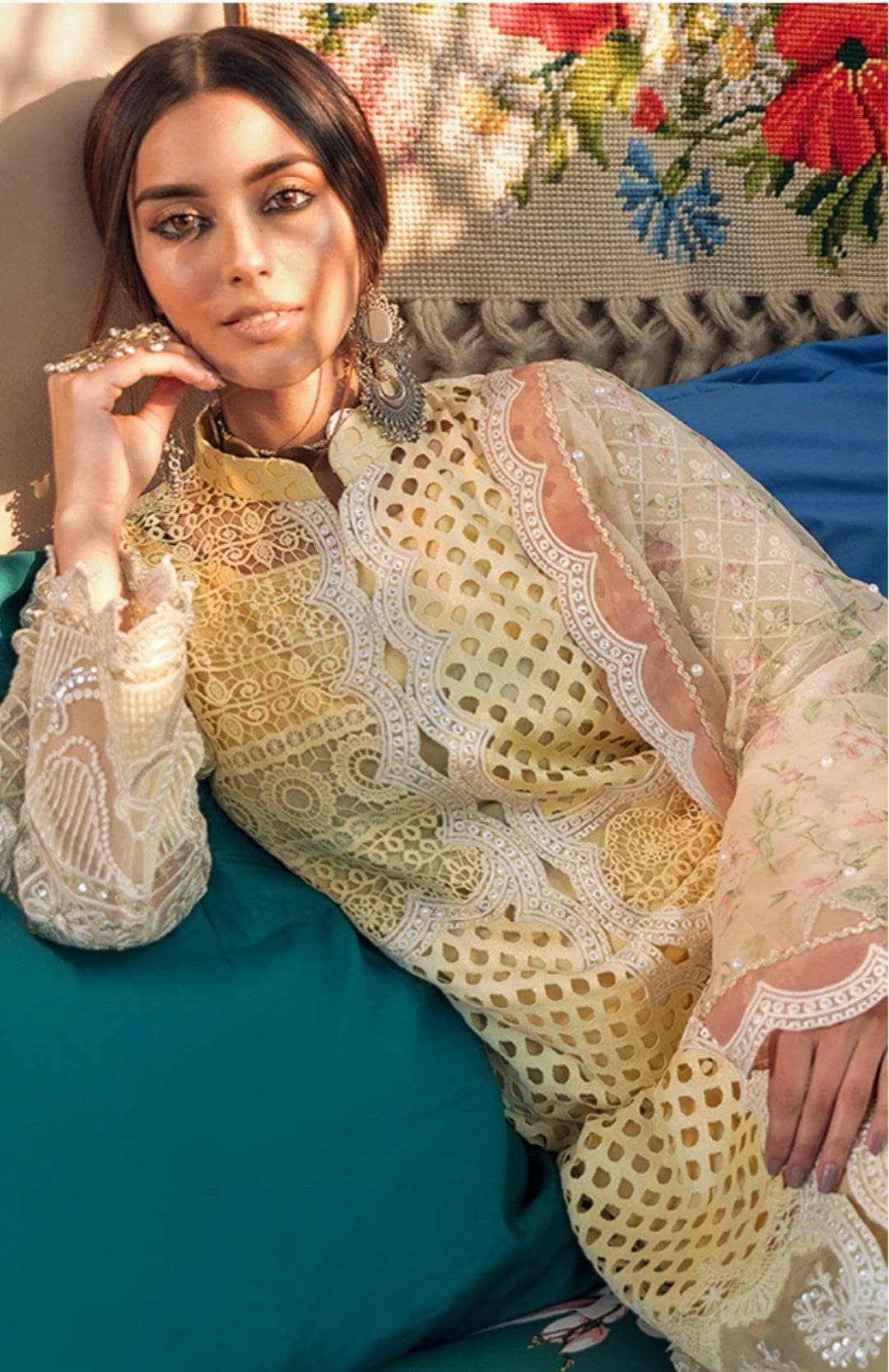 img_qalamkar_luxury_lawn_2021_awwal_boutique