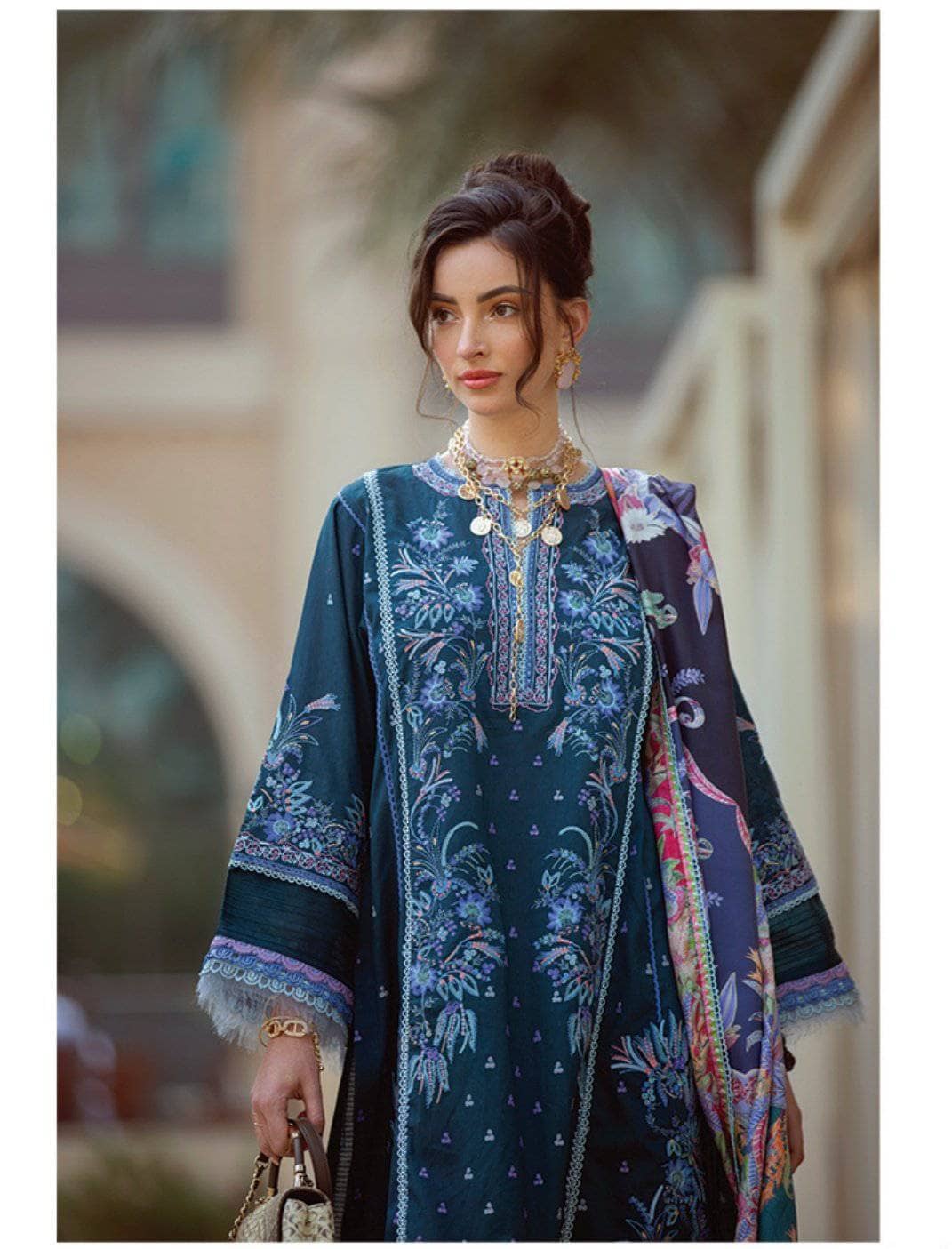 img_farah_talib_aziz_lawn_2021_awwal_boutique