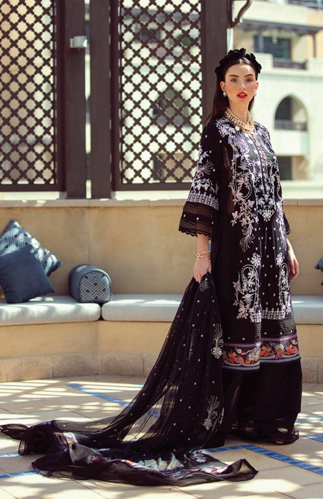 img_farah_talib_aziz_lawn_2021_awwal_boutique