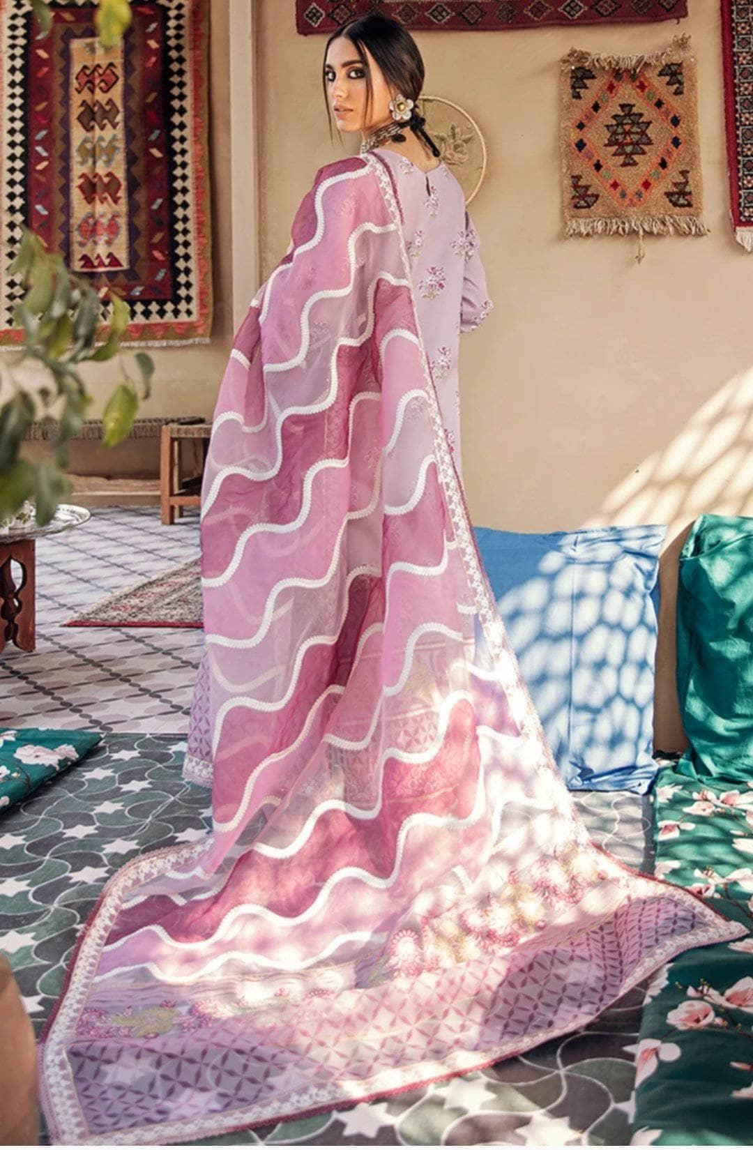 img_qalamkar_luxury_lawn_2021_awwal_boutique