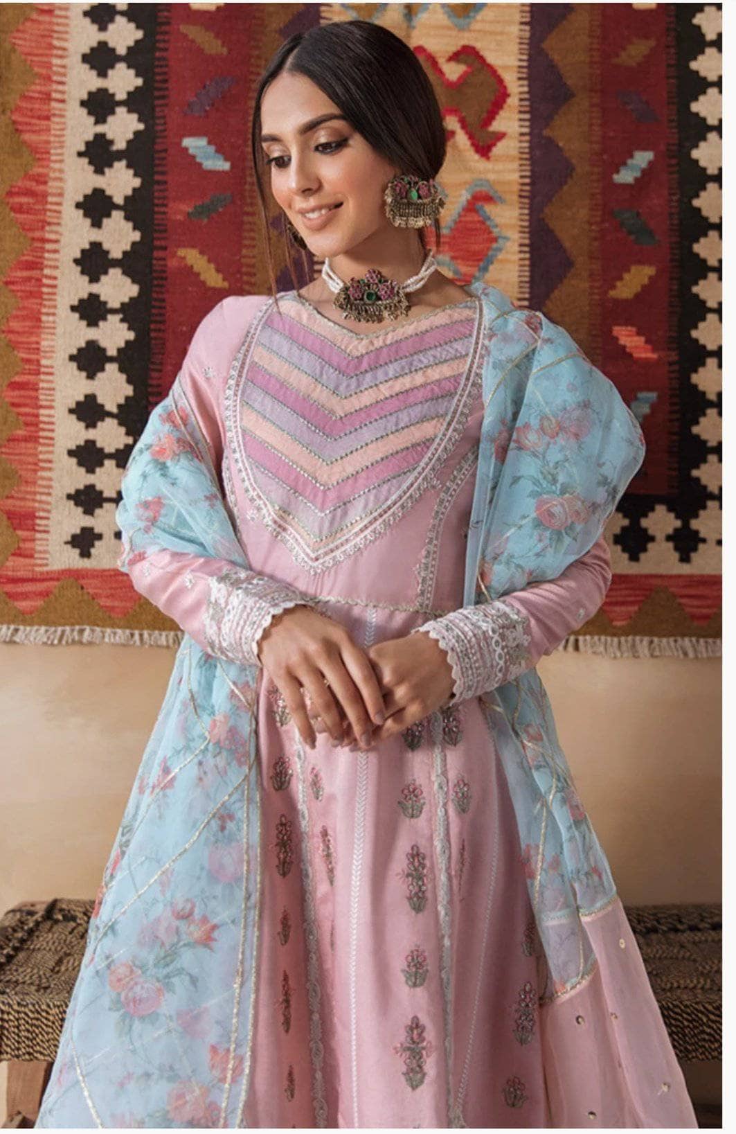 img_qalamkar_luxury_lawn_2021_awwal_boutique