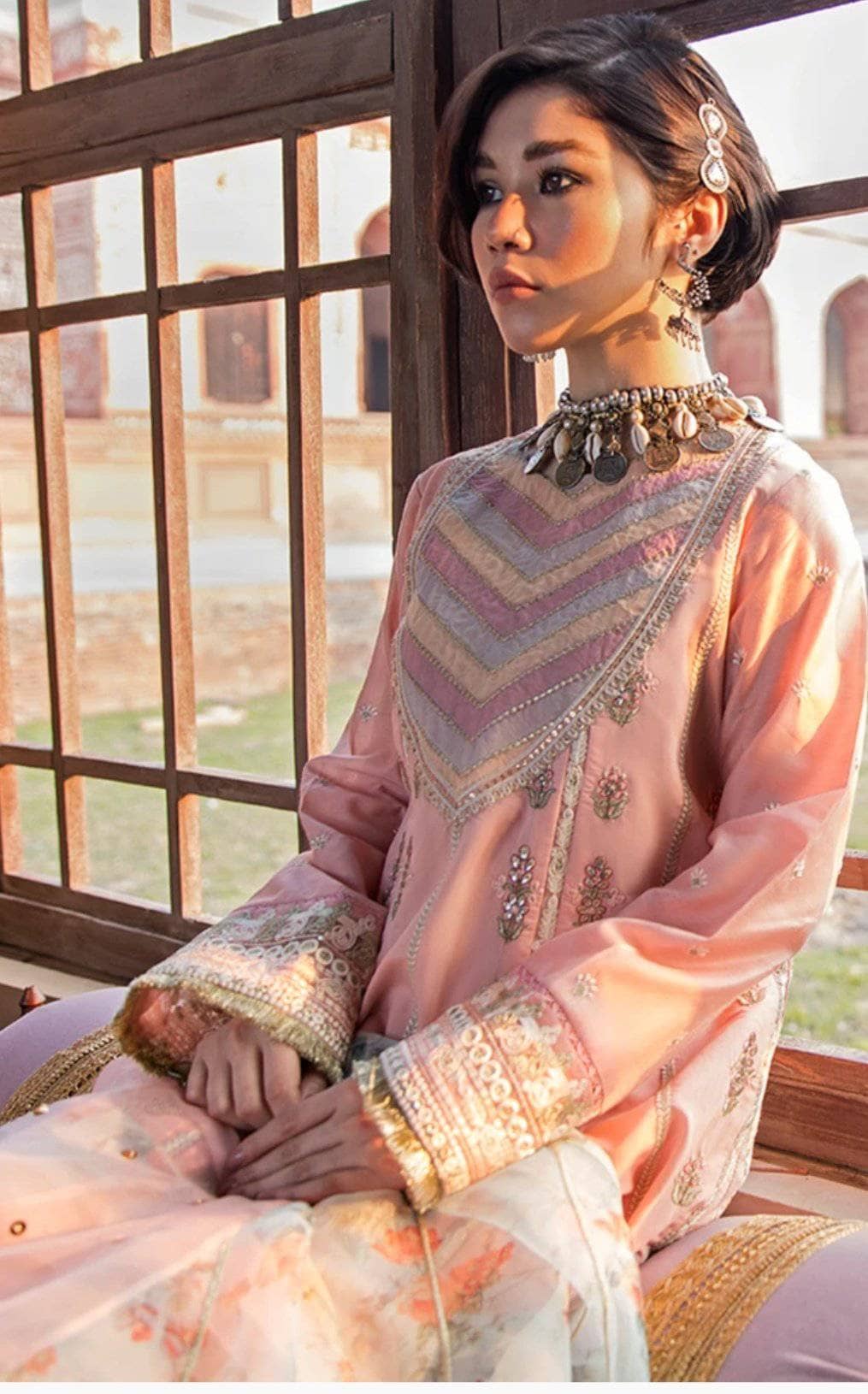 img_qalamkar_luxury_lawn_2021_awwal_boutique