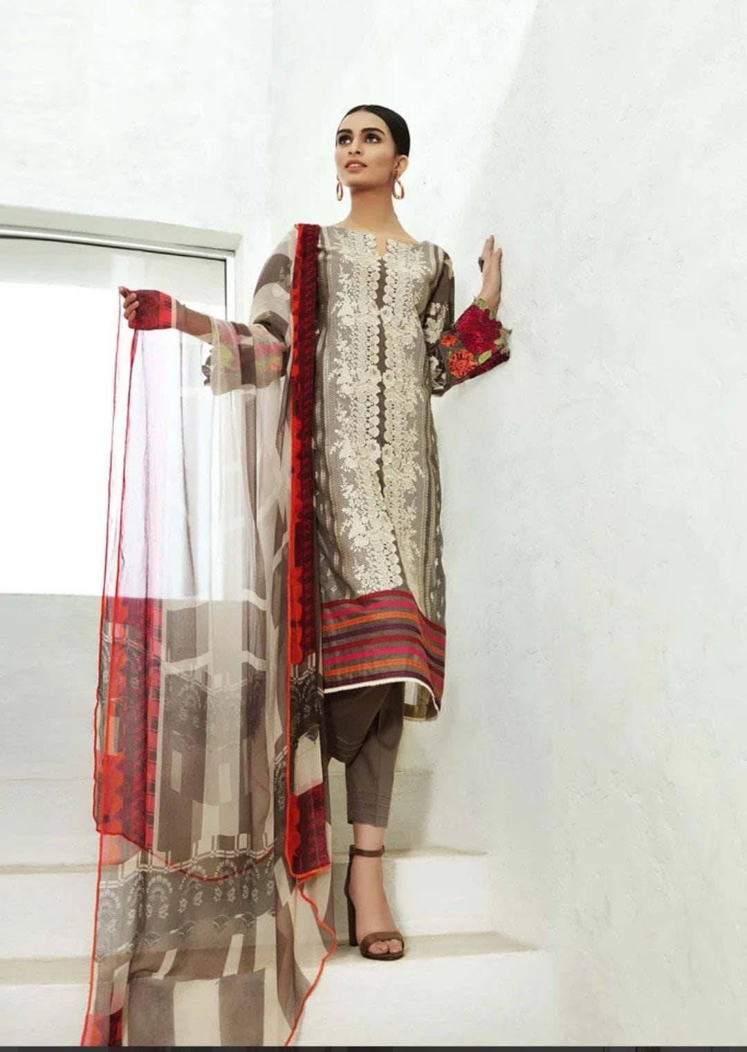 img_charizma_swiss_miss_swiss_voil_awwal_boutiqie