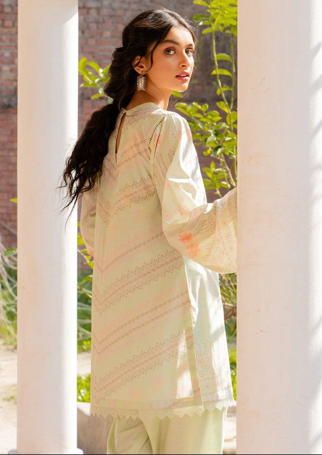 img_cross_stitch_lawn_2021_awwal_boutique