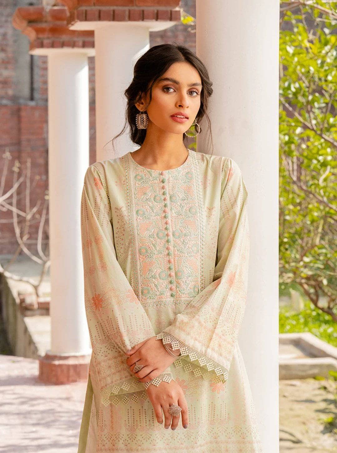 img_cross_stitch_lawn_2021_awwal_boutique