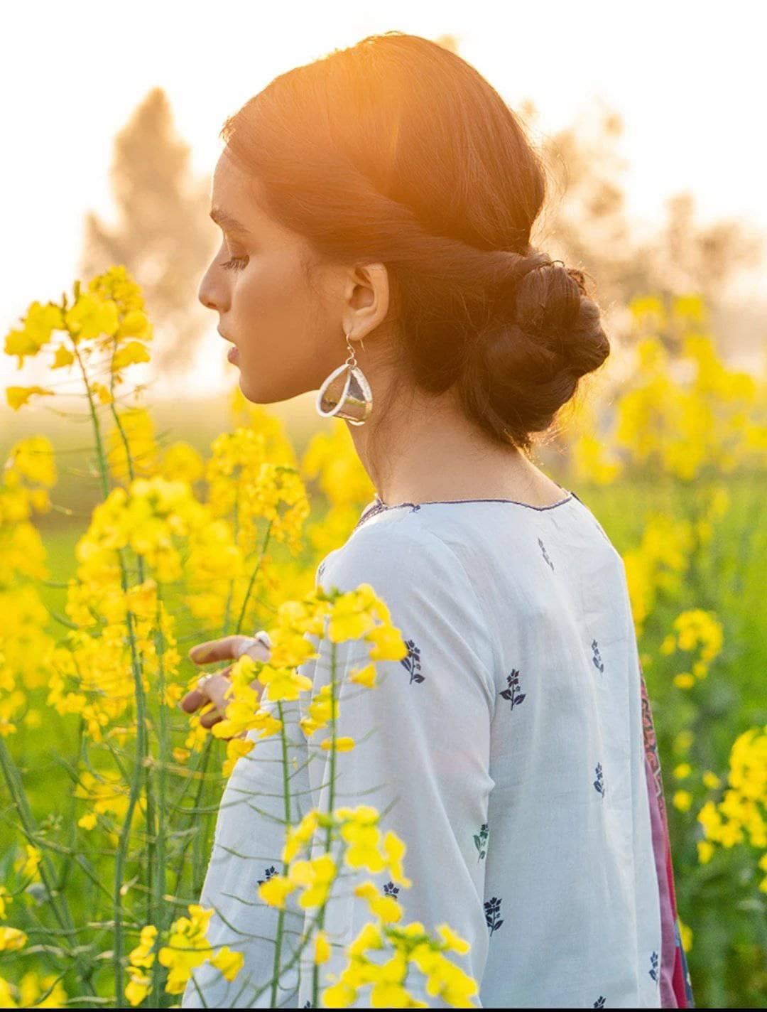 img_cross_stitch_lawn_2021_awwal_boutique