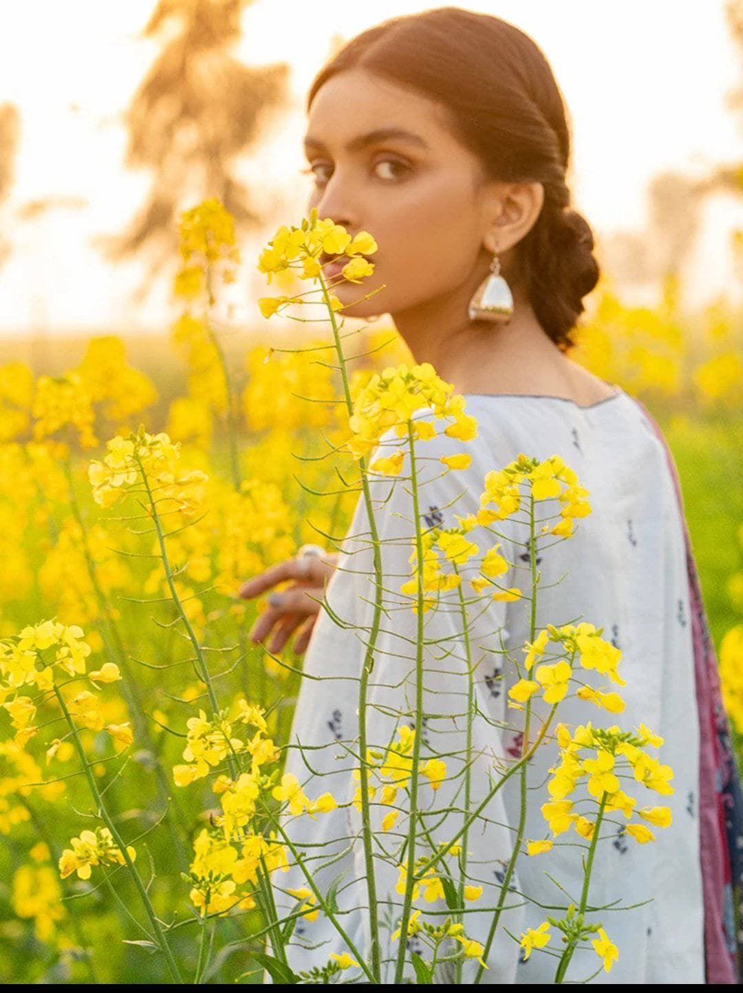 img_cross_stitch_lawn_2021_awwal_boutique