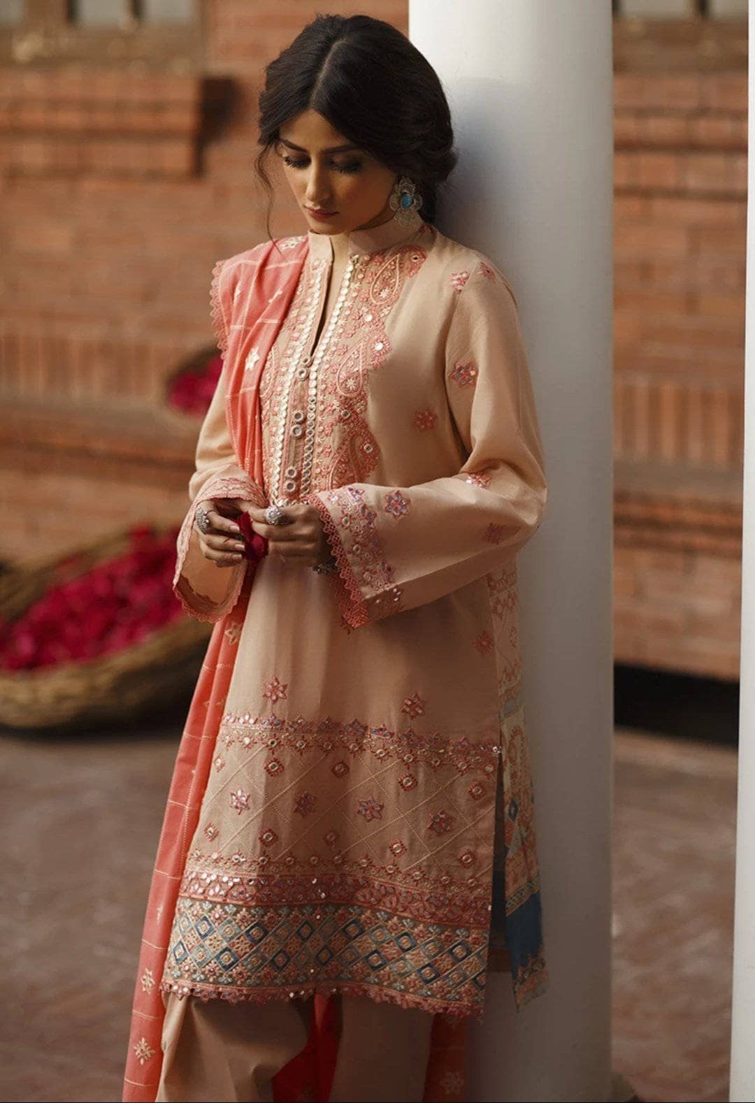 img_cross_stitch_lawn_2021_awwal_boutique