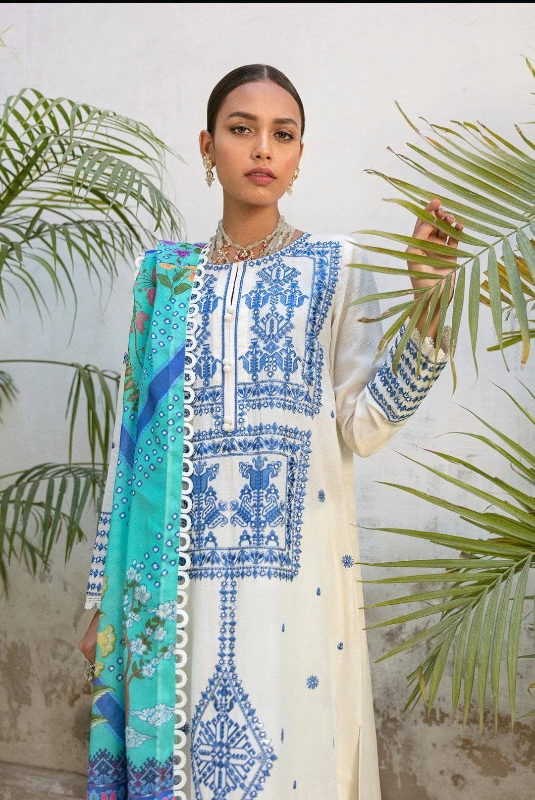 img_zaha_lawn_2021_awwal_boutique