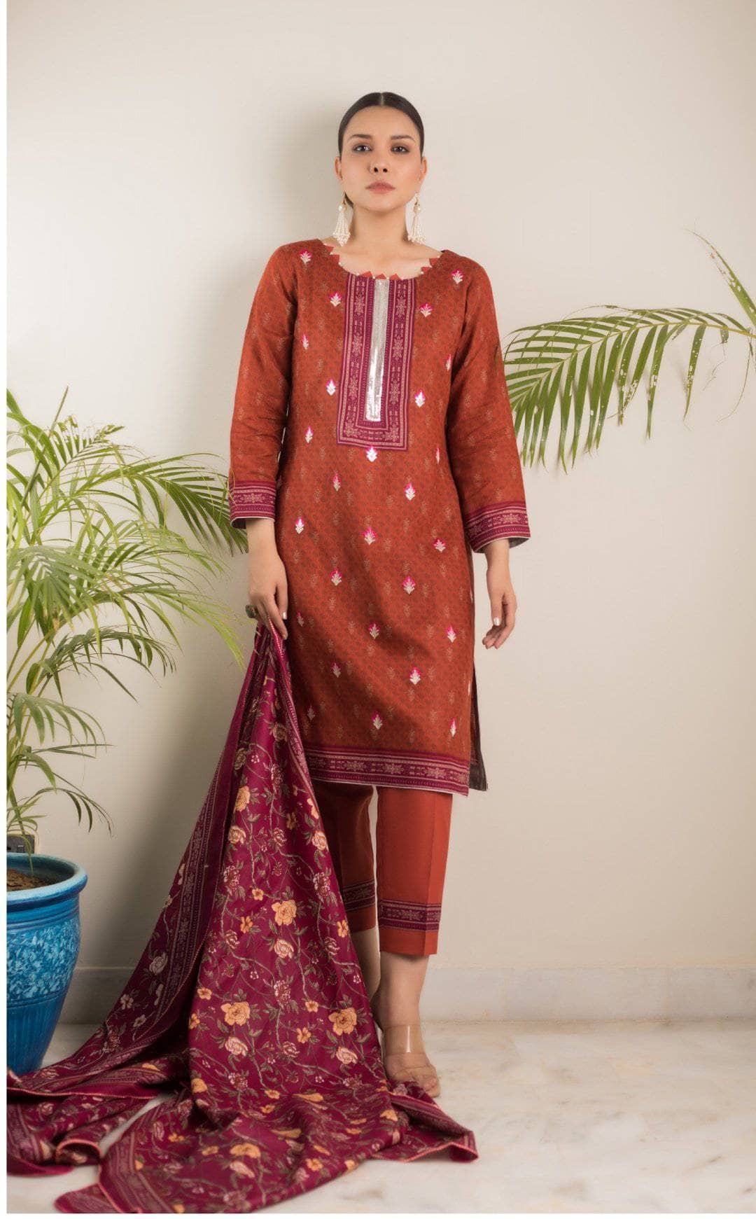 img_sahil_embroidered_lawn_2021_awwal_boutique