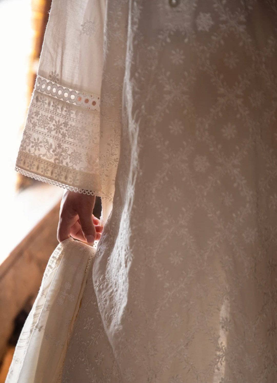 img_image_lawnkari_lawn_2021_awwal_boitique