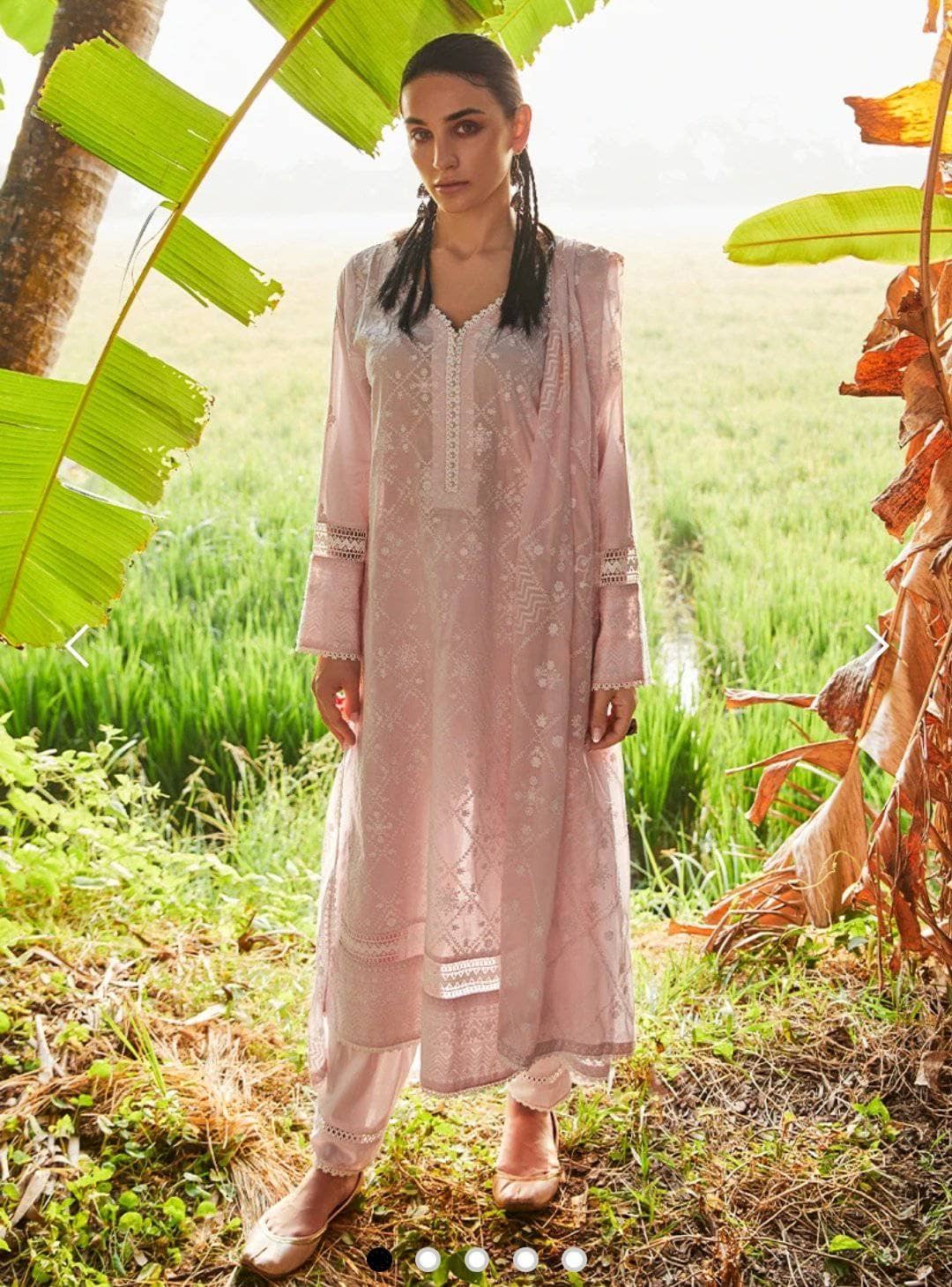 img_image_lawnkari_lawn_2021_awwal_boitique