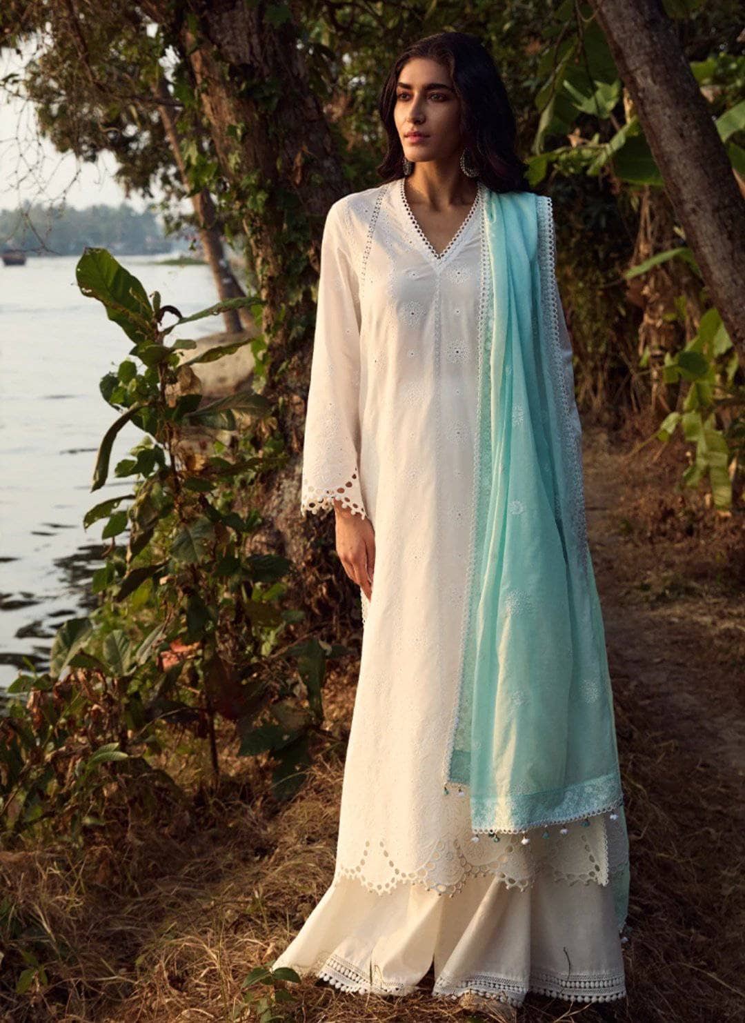 img_image_lawnkari_lawn_2021_awwal_boitique