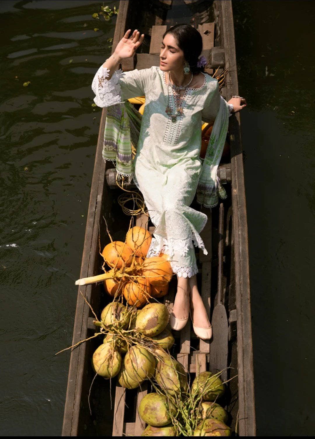 img_image_lawnkari_lawn_2021_awwal_boitique