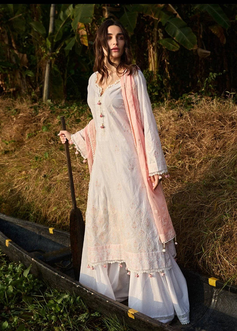 img_image_lawnkari_lawn_2021_awwal_boitique