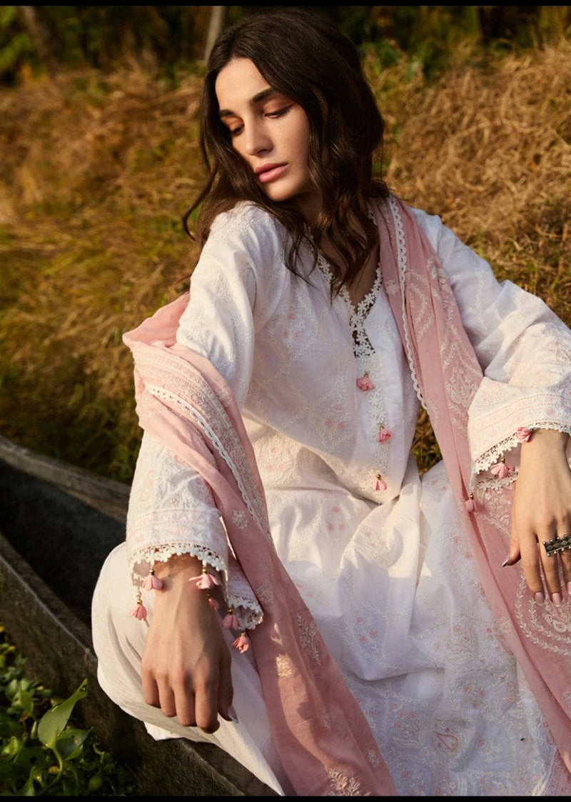 img_image_lawnkari_lawn_2021_awwal_boitique